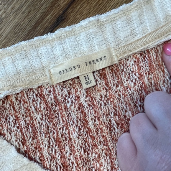 Buckle Gilded Intent Raw edge button down cardigan
Ribbed trim - Picture 10 of 13